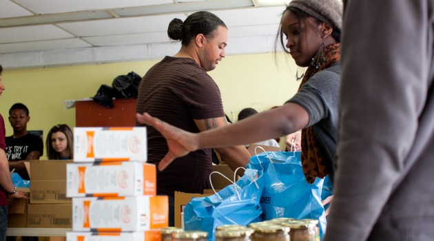 Food Pantries Swell at Passover-The Jewish Daily Forward