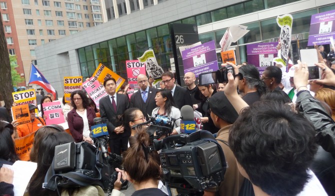 Outside US Cutoms and Immigration Office