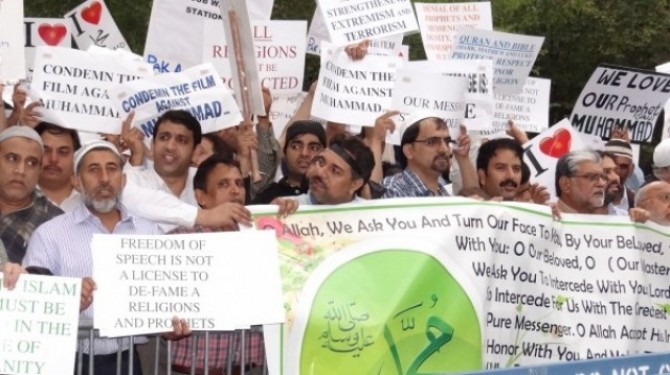 Muslims protest11